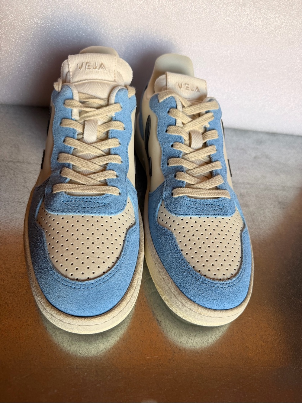 Veja Low-Top Sneaker in White, Light Blue and Black - Picture 2 of 7